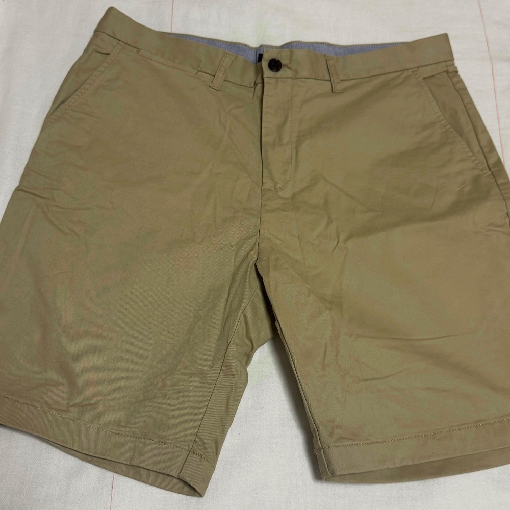 Tommy Hilfiger Men's Khaki Shorts